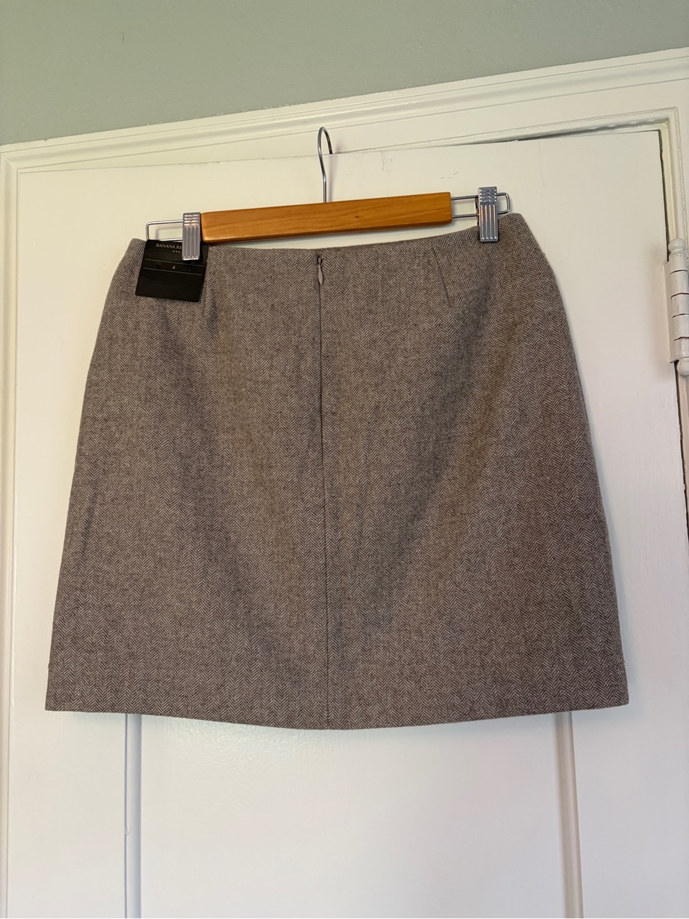Banana Republic Pocket Mini Skirt - Oatmeal - Picture 2 of 7
